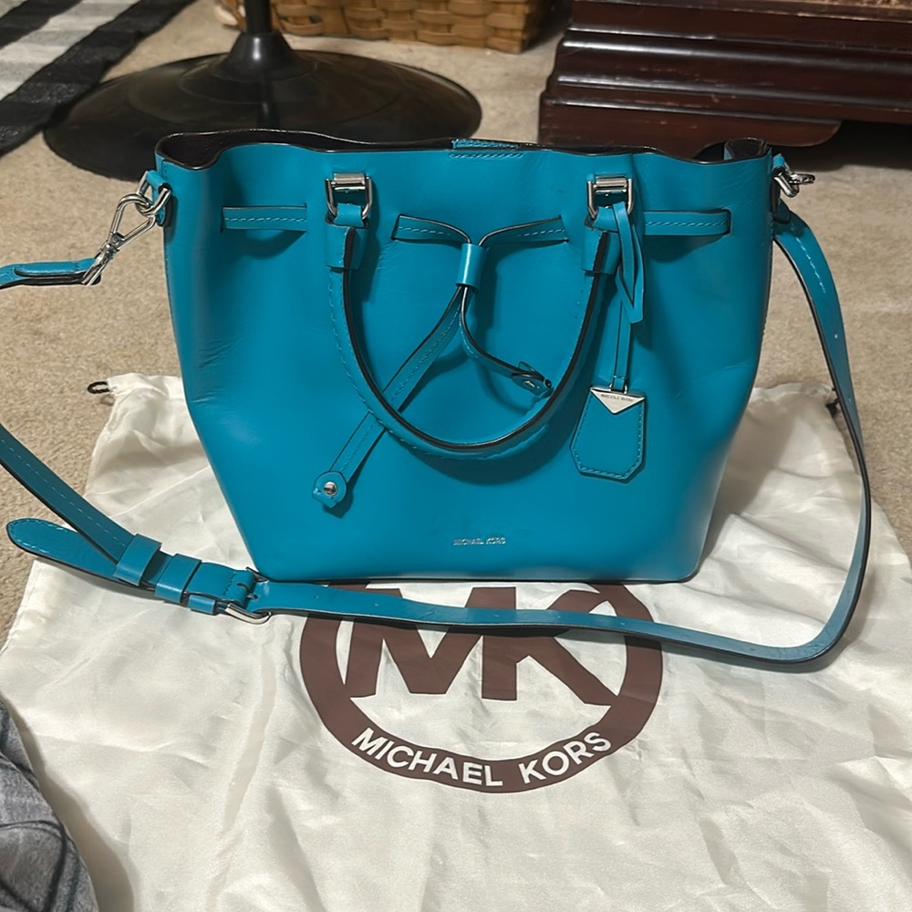 Michael Kors Blakey Bucket Bag - teal color